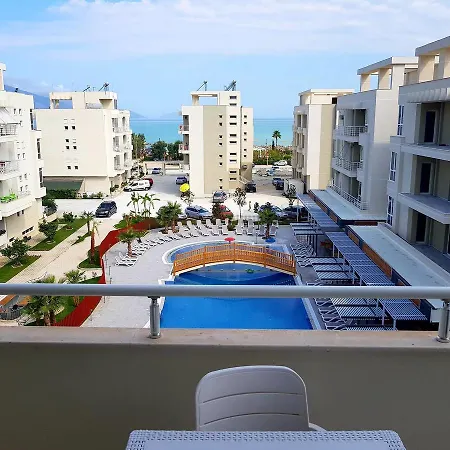 Flori Apartment *
