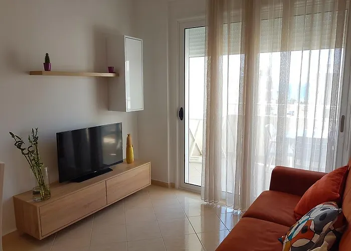 公寓 Flori Radhimë