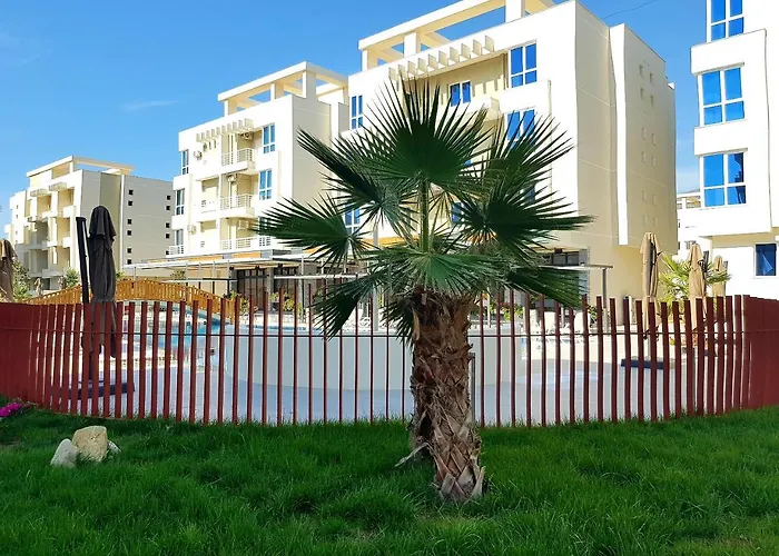 公寓 Flori Radhimë